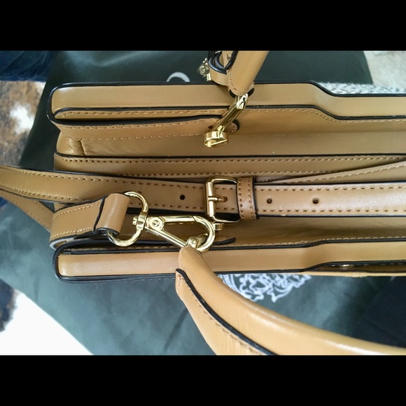 Vince Camuto Satchel - Real Leather Calf-Hide - Picture 6 of 8